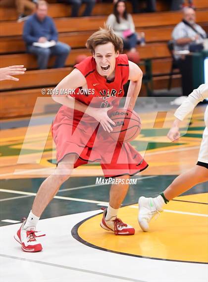 Thumbnail 3 in Liberty vs. Greenway (Judy Dixon Holiday Tournament) photogallery.
