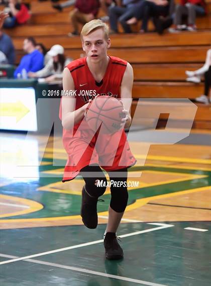 Thumbnail 1 in Liberty vs. Greenway (Judy Dixon Holiday Tournament) photogallery.