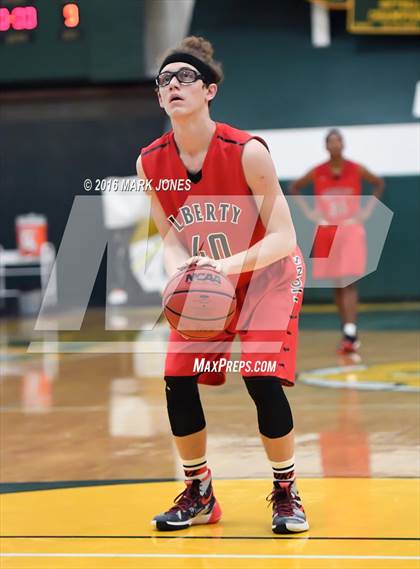 Thumbnail 2 in Liberty vs. Greenway (Judy Dixon Holiday Tournament) photogallery.