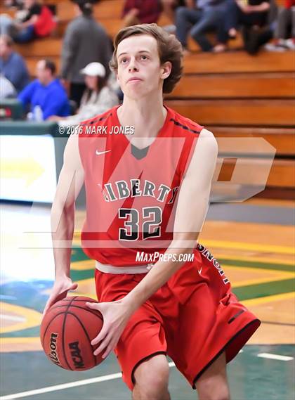 Thumbnail 3 in Liberty vs. Greenway (Judy Dixon Holiday Tournament) photogallery.