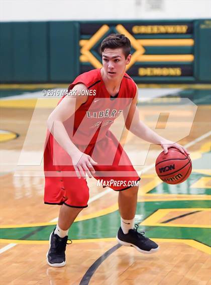 Thumbnail 3 in Liberty vs. Greenway (Judy Dixon Holiday Tournament) photogallery.