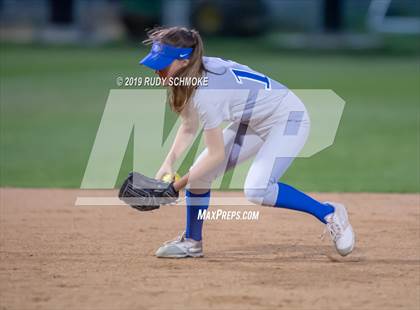 Thumbnail 2 in Mater Dei Catholic vs. Rancho Bernardo (CIF SDS Open Final) photogallery.