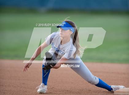Thumbnail 2 in Mater Dei Catholic vs. Rancho Bernardo (CIF SDS Open Final) photogallery.