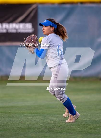Thumbnail 2 in Mater Dei Catholic vs. Rancho Bernardo (CIF SDS Open Final) photogallery.
