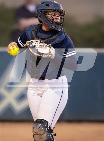 Thumbnail 3 in Mater Dei Catholic vs. Rancho Bernardo (CIF SDS Open Final) photogallery.