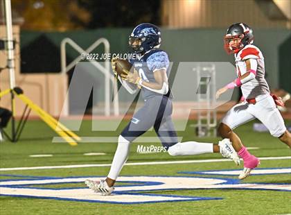 Thumbnail 3 in Lee vs Johnson photogallery.