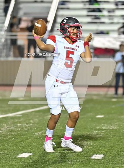 Thumbnail 3 in Lee vs Johnson photogallery.