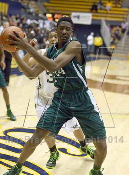 Thumbnail 2 in El Cerrito vs. Sacred Heart Cathedral photogallery.