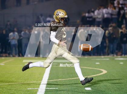 Thumbnail 3 in Long Beach Poly vs St. Francis (CIF SS D4 Final) photogallery.