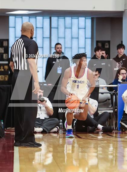 Thumbnail 3 in North Mecklenburg vs. Camden (Spalding Hoophall Classic) photogallery.