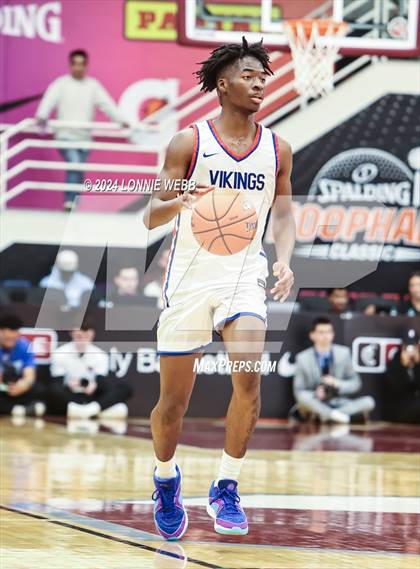 Thumbnail 1 in North Mecklenburg vs. Camden (Spalding Hoophall Classic) photogallery.