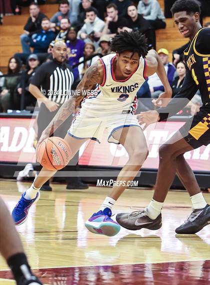 Thumbnail 1 in North Mecklenburg vs. Camden (Spalding Hoophall Classic) photogallery.