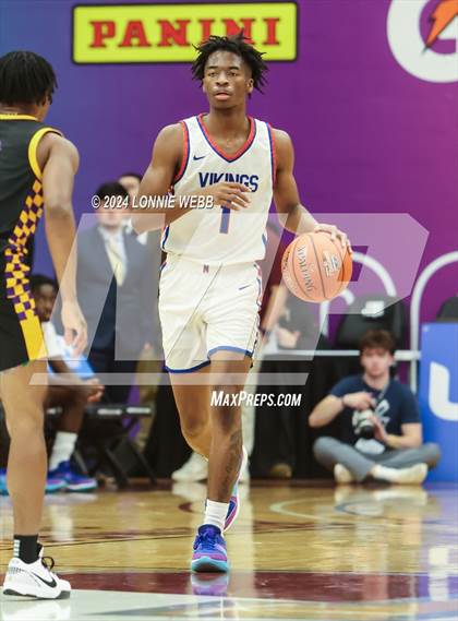 Thumbnail 1 in North Mecklenburg vs. Camden (Spalding Hoophall Classic) photogallery.