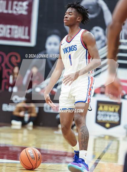 Thumbnail 1 in North Mecklenburg vs. Camden (Spalding Hoophall Classic) photogallery.