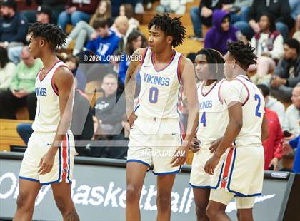 Thumbnail 3 in North Mecklenburg vs. Camden (Spalding Hoophall Classic) photogallery.