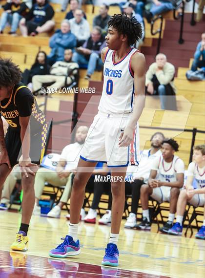Thumbnail 3 in North Mecklenburg vs. Camden (Spalding Hoophall Classic) photogallery.