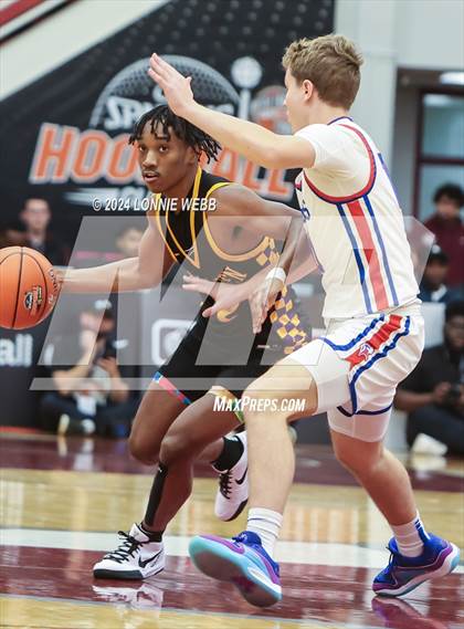 Thumbnail 2 in North Mecklenburg vs. Camden (Spalding Hoophall Classic) photogallery.