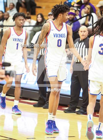 Thumbnail 1 in North Mecklenburg vs. Camden (Spalding Hoophall Classic) photogallery.