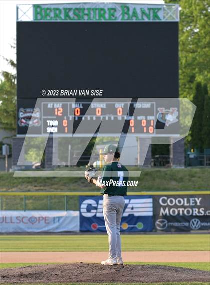 Thumbnail 2 in Saratoga Springs vs. Shenendehowa photogallery.