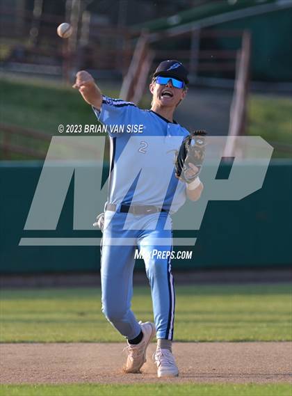 Thumbnail 1 in Saratoga Springs vs. Shenendehowa photogallery.