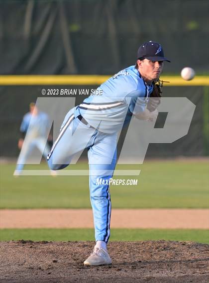 Thumbnail 3 in Saratoga Springs vs. Shenendehowa photogallery.