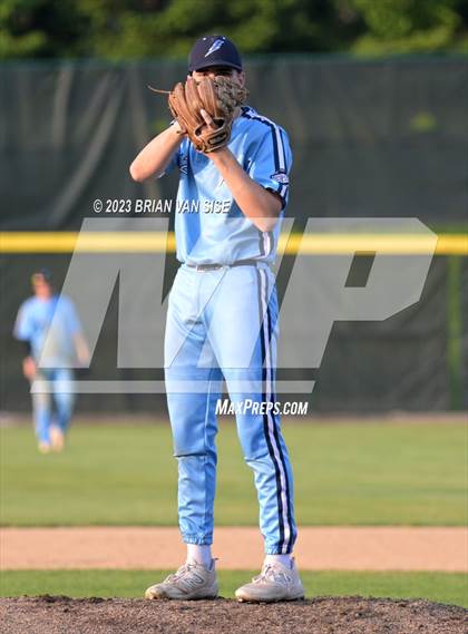 Thumbnail 3 in Saratoga Springs vs. Shenendehowa photogallery.