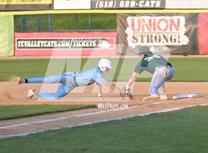 Thumbnail 3 in Saratoga Springs vs. Shenendehowa photogallery.