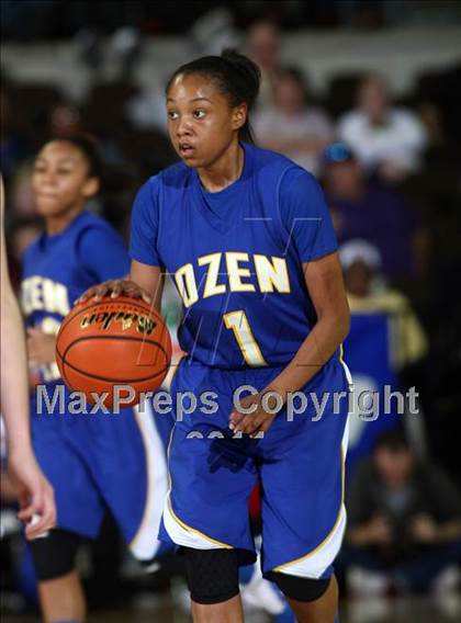 Thumbnail 2 in Canyon vs. Ozen (UIL 4A Semifinal) photogallery.