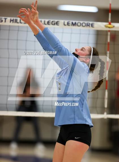 Thumbnail 3 in Clovis West vs. Clovis North (CIF-CS D1 Final) photogallery.