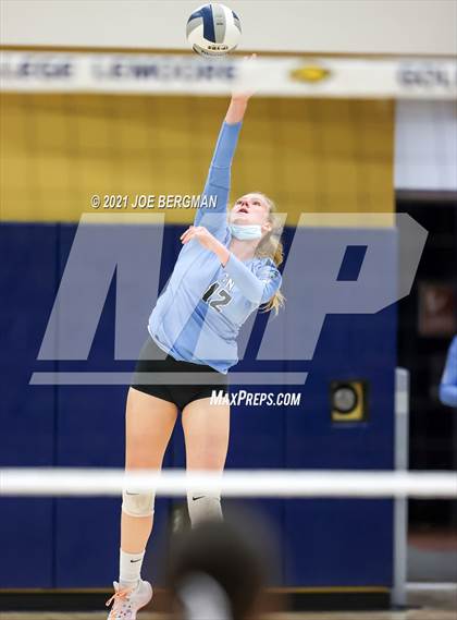 Thumbnail 3 in Clovis West vs. Clovis North (CIF-CS D1 Final) photogallery.