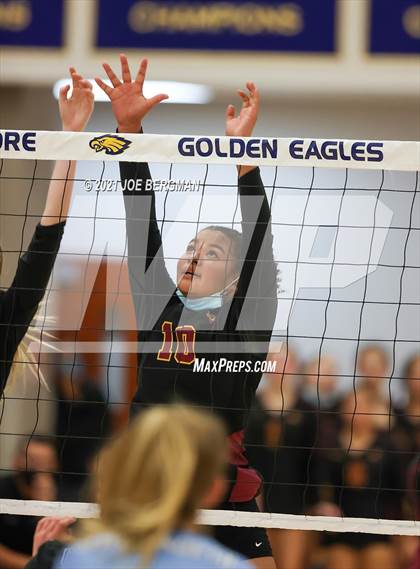 Thumbnail 3 in Clovis West vs. Clovis North (CIF-CS D1 Final) photogallery.
