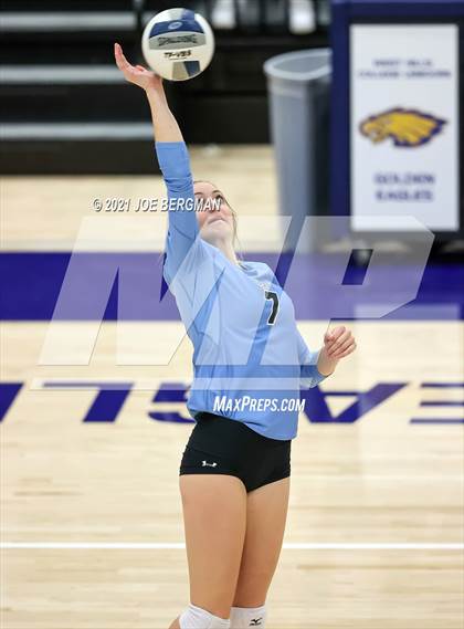 Thumbnail 1 in Clovis West vs. Clovis North (CIF-CS D1 Final) photogallery.
