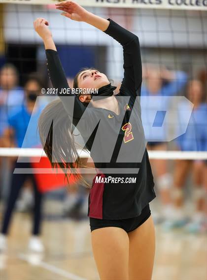 Thumbnail 3 in Clovis West vs. Clovis North (CIF-CS D1 Final) photogallery.