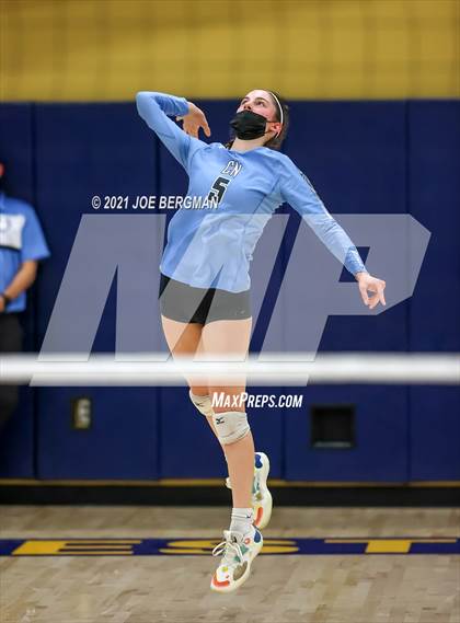 Thumbnail 1 in Clovis West vs. Clovis North (CIF-CS D1 Final) photogallery.