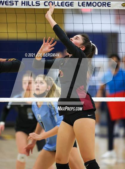 Thumbnail 1 in Clovis West vs. Clovis North (CIF-CS D1 Final) photogallery.