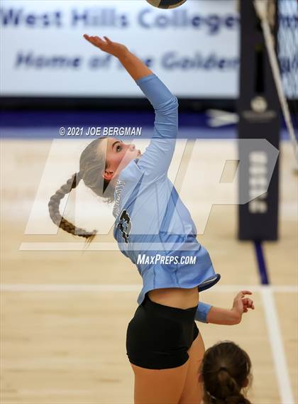 Thumbnail 1 in Clovis West vs. Clovis North (CIF-CS D1 Final) photogallery.