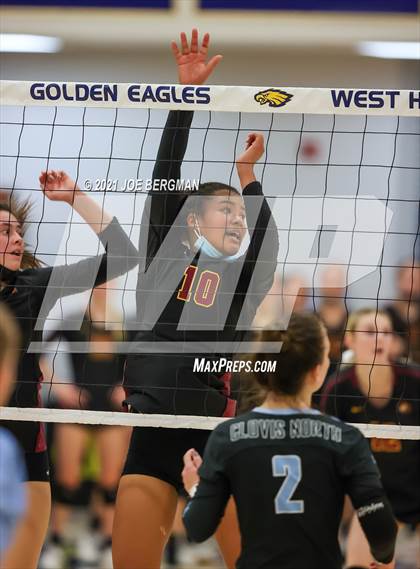 Thumbnail 1 in Clovis West vs. Clovis North (CIF-CS D1 Final) photogallery.
