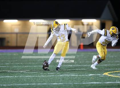 Thumbnail 3 in West Jefferson vs Fort Frye (OHSAA D6 Regional Final) photogallery.