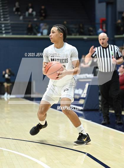 Thumbnail 1 in Perry vs. Harding (OHSAA Division 2 Regional Semifinal) photogallery.