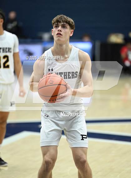 Thumbnail 1 in Perry vs. Harding (OHSAA Division 2 Regional Semifinal) photogallery.