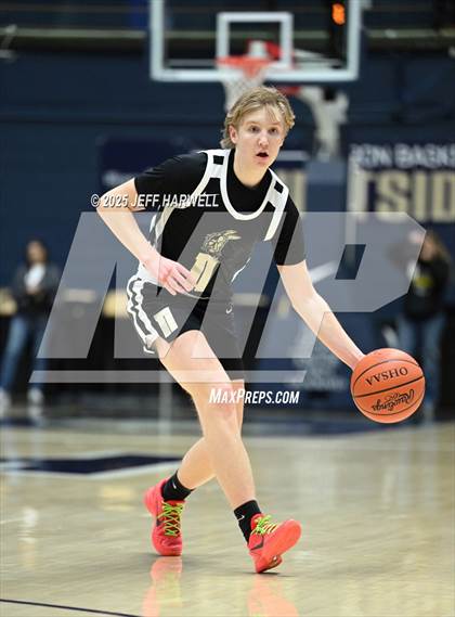 Thumbnail 3 in Perry vs. Harding (OHSAA Division 2 Regional Semifinal) photogallery.