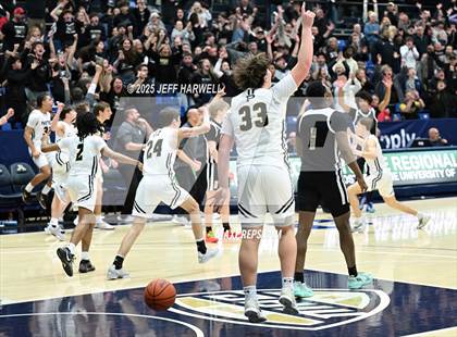 Thumbnail 2 in Perry vs. Harding (OHSAA Division 2 Regional Semifinal) photogallery.