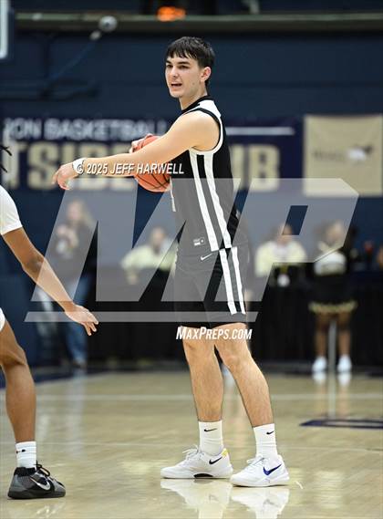Thumbnail 1 in Perry vs. Harding (OHSAA Division 2 Regional Semifinal) photogallery.