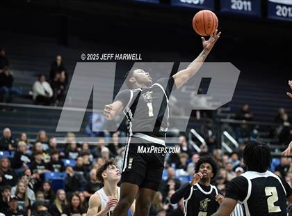 Thumbnail 1 in Perry vs. Harding (OHSAA Division 2 Regional Semifinal) photogallery.