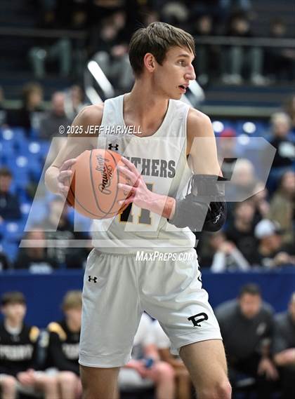 Thumbnail 2 in Perry vs. Harding (OHSAA Division 2 Regional Semifinal) photogallery.