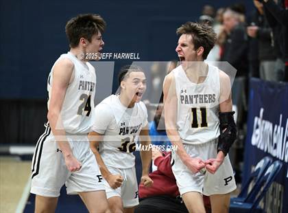 Thumbnail 2 in Perry vs. Harding (OHSAA Division 2 Regional Semifinal) photogallery.