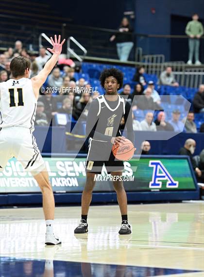 Thumbnail 1 in Perry vs. Harding (OHSAA Division 2 Regional Semifinal) photogallery.