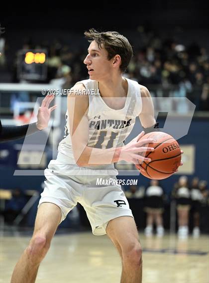 Thumbnail 3 in Perry vs. Harding (OHSAA Division 2 Regional Semifinal) photogallery.