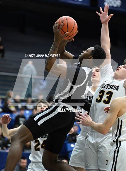 Thumbnail 1 in Perry vs. Harding (OHSAA Division 2 Regional Semifinal) photogallery.
