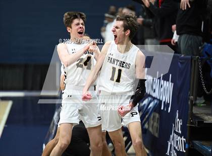 Thumbnail 2 in Perry vs. Harding (OHSAA Division 2 Regional Semifinal) photogallery.